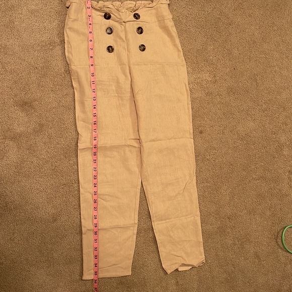 Small khakhi/Beige pants. - Picture 5 of 6